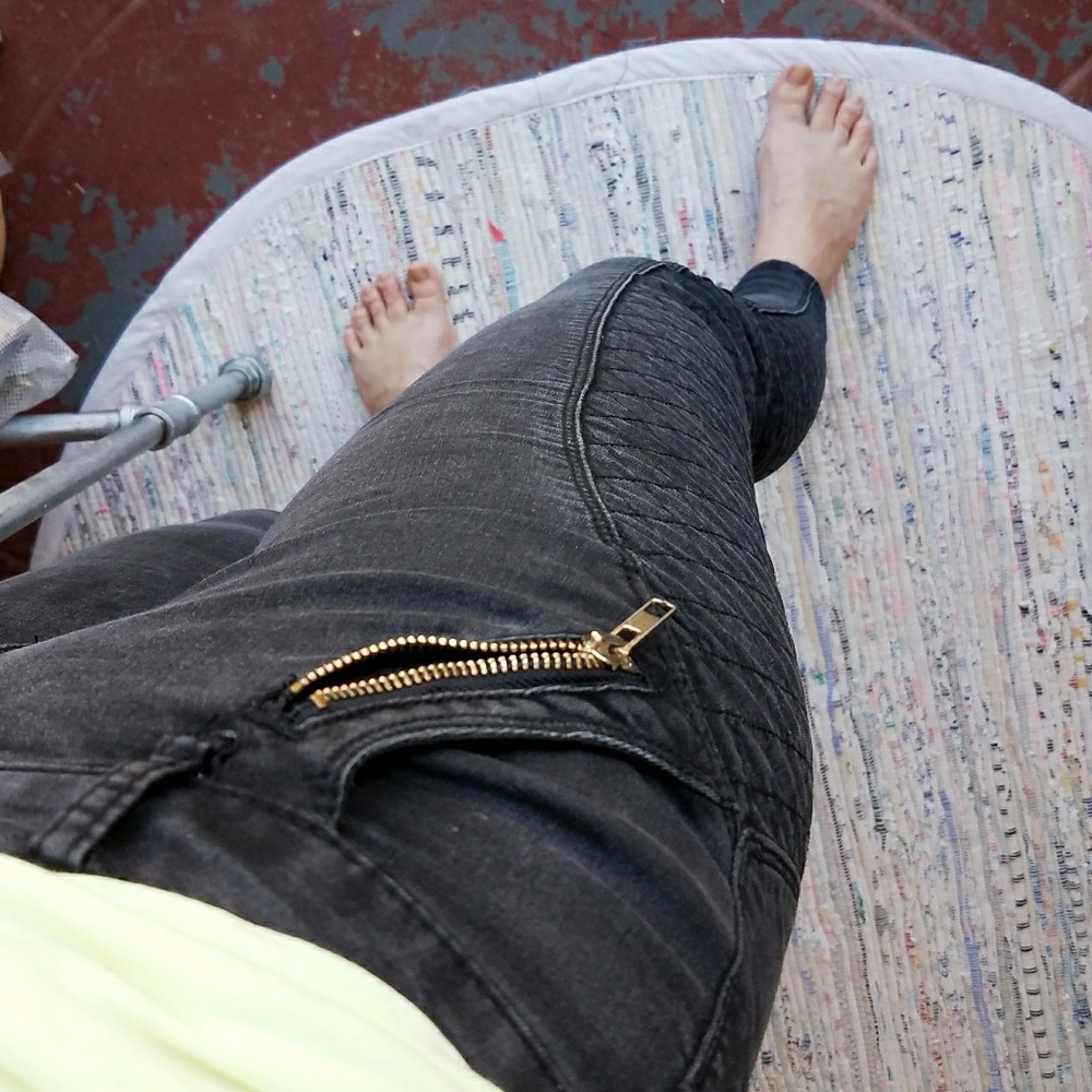 Black Moto Quilted Zipper Jeggings